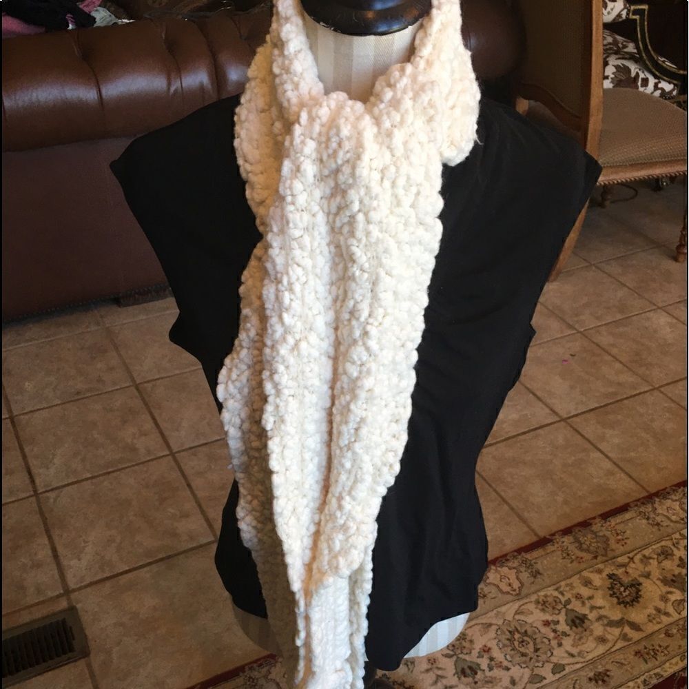 HOMEMADE HAND Knit Scarf! - Picture 7 of 8